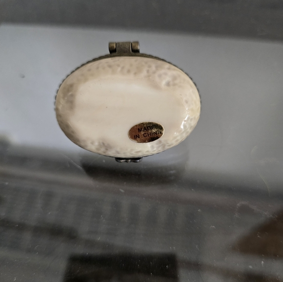 St Patricks Decor Blarney Stone trinket box. - Picture 7 of 7